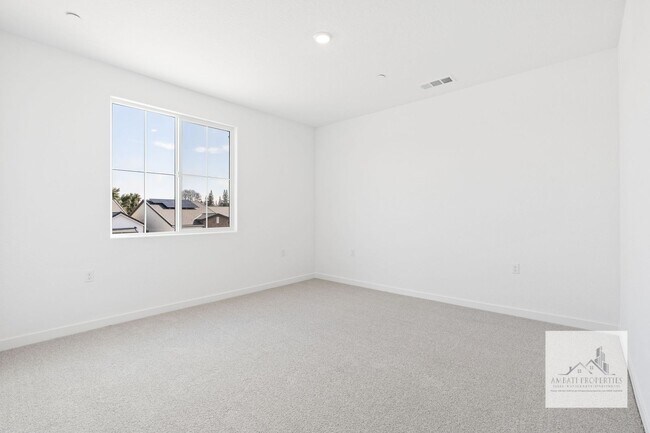 Building Photo - 2272 N Duke Ave