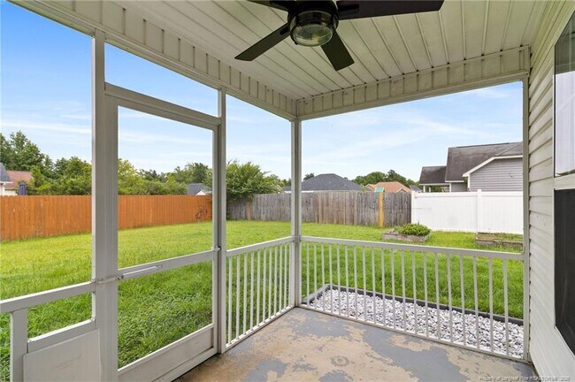 Building Photo - 118 Newport Ct