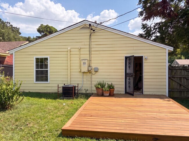 Building Photo - 1246 Gausco Rd