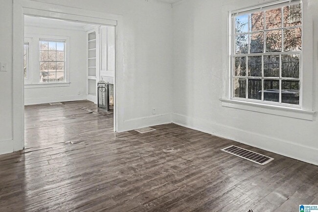 Building Photo - 1811 Fairfax Ave