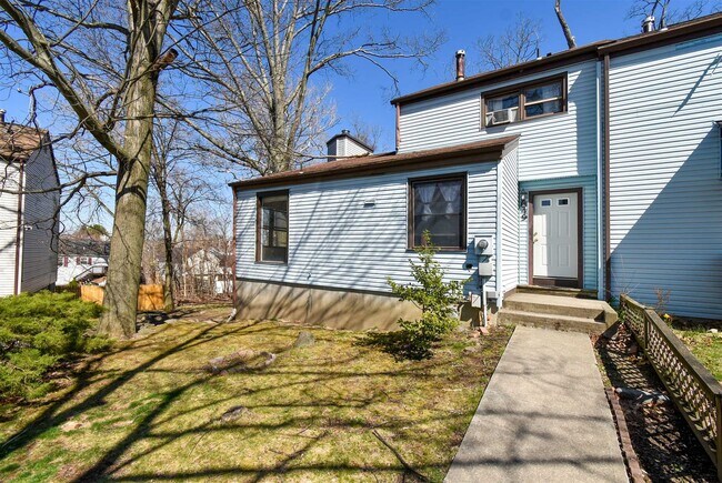 Primary Photo - 49 Sycamore Dr