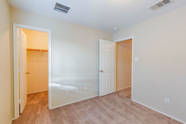 Building Photo - 11532 Ashbrook Dr