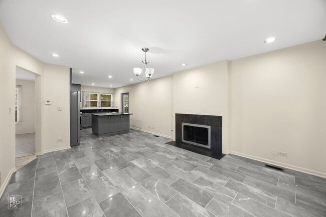 Building Photo - 1002 Hobson Dr