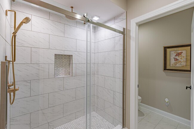 Building Photo - 5211 Highpointe Lakes Dr