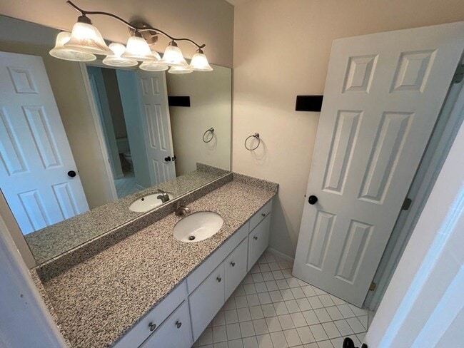 Building Photo - 510 Stonebrook Farms Dr