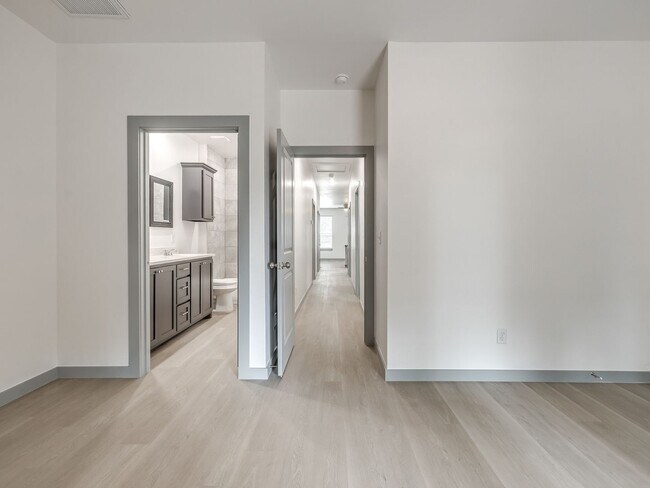 Building Photo - Beautiful New 3-Bed Duplex – Pet Friendly
