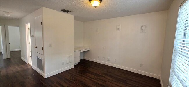 Building Photo - 1506 Scotch Pine Dr