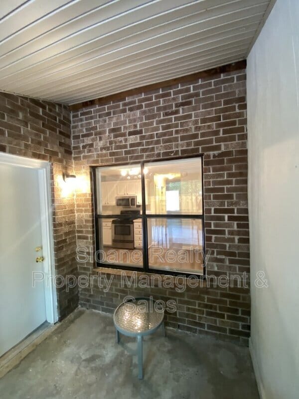 Building Photo - 6239 Lucille Dr