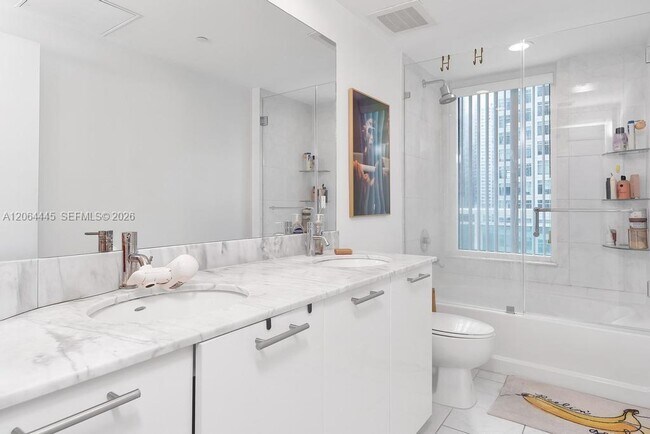 Building Photo - 951 Brickell Ave