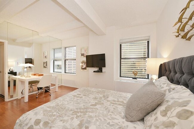 Building Photo - 1 bedroom in New York NY 10019