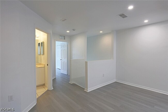 Building Photo - 3629 Pine Oak Cir