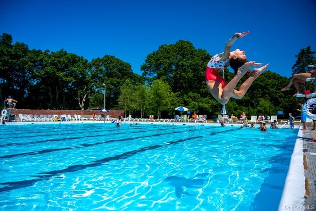 Building Photo - 143 Walter Ave