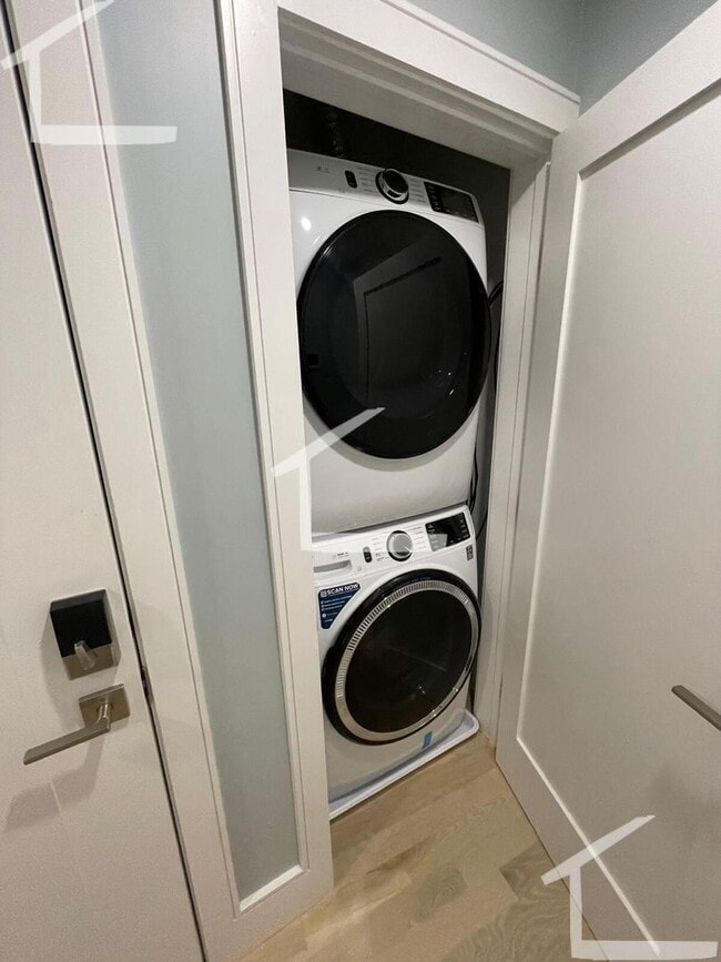 Building Photo - HOT BROOKLINE LISTING!!!!!