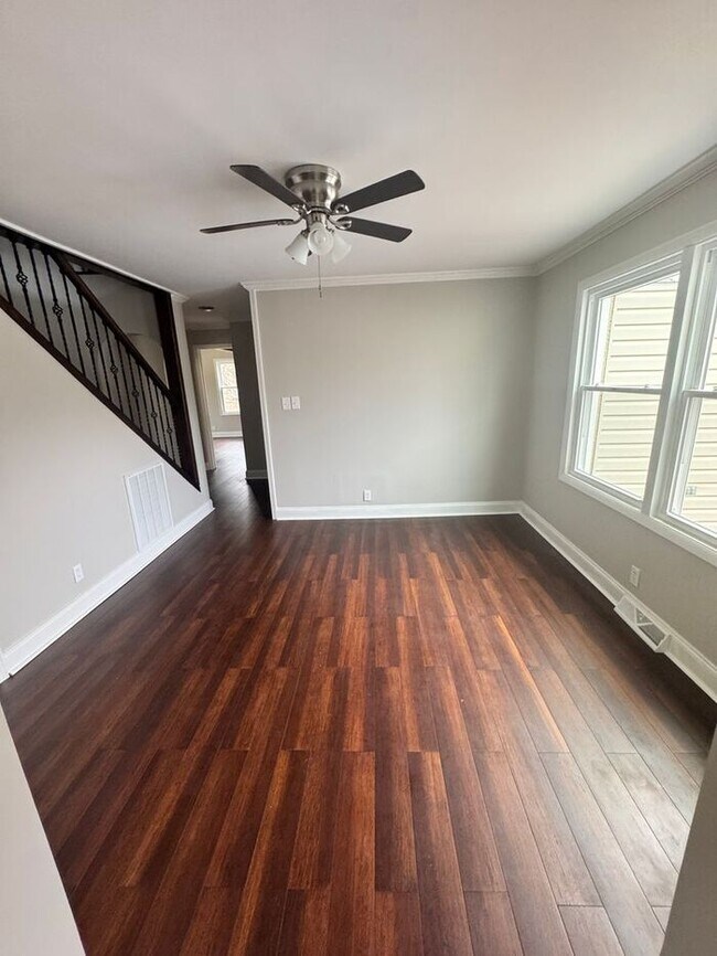 Building Photo - 4 bedroom 2.5 bath with large yard and in ground pool