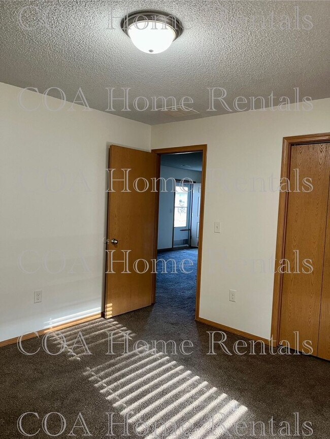 Building Photo - North East Duplex