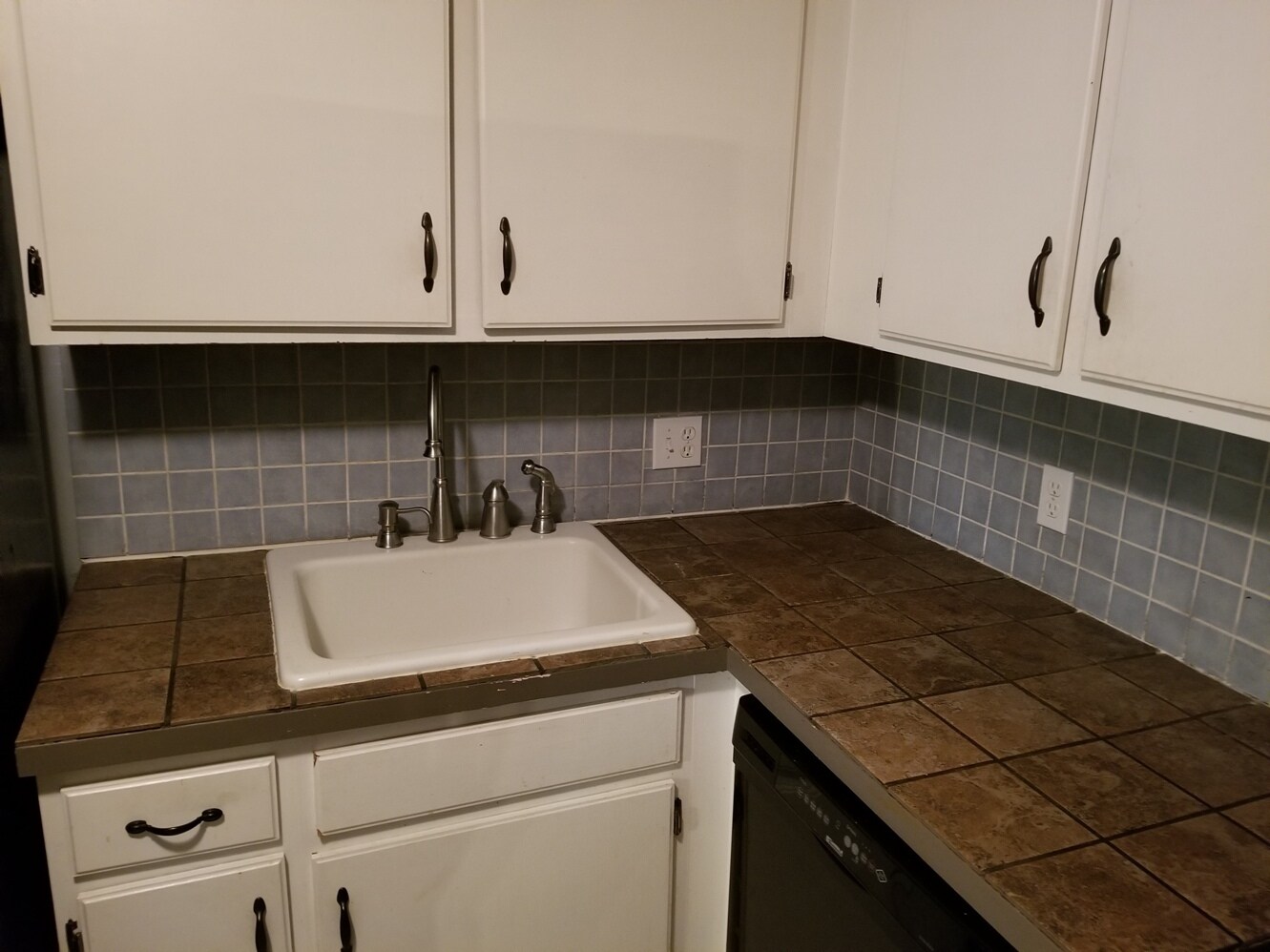 Building Photo - 80 English Village Rd