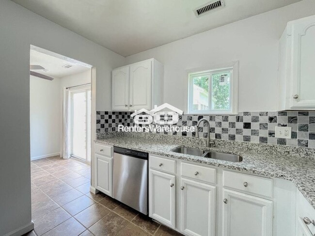 Building Photo - 4945 Paine Ln