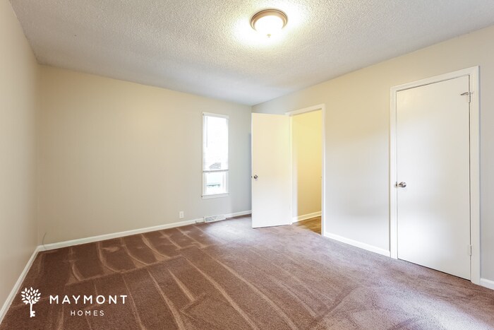 Building Photo - 421 Sellwood Cir