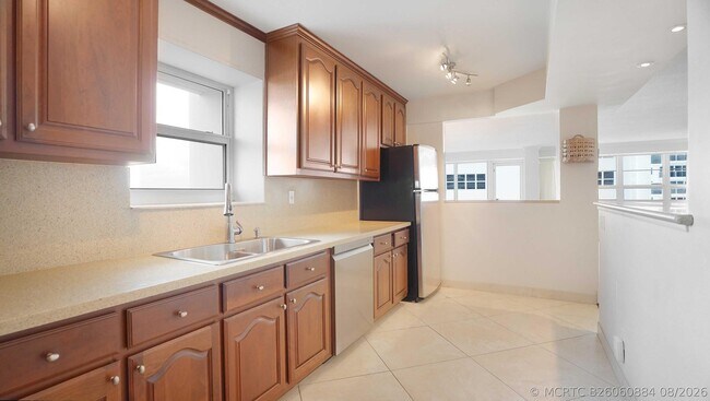 Building Photo - 3430 Galt Ocean Dr