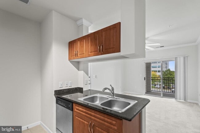 Building Photo - 12929 Centre Park Cir