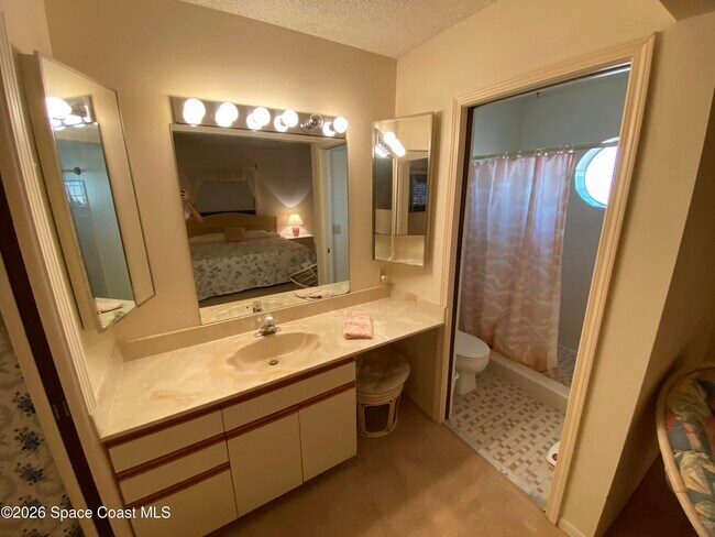 Building Photo - 423 Polk Ave