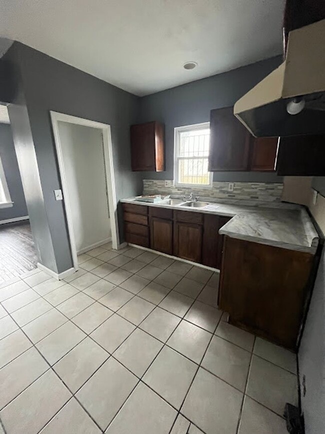 Building Photo - 3 Bedroom 1 Bathroom Home for Rent - Appli...