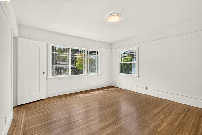 Building Photo - 846 Mandana Blvd