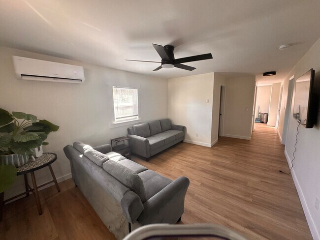 Building Photo - 104 Cannon Ave