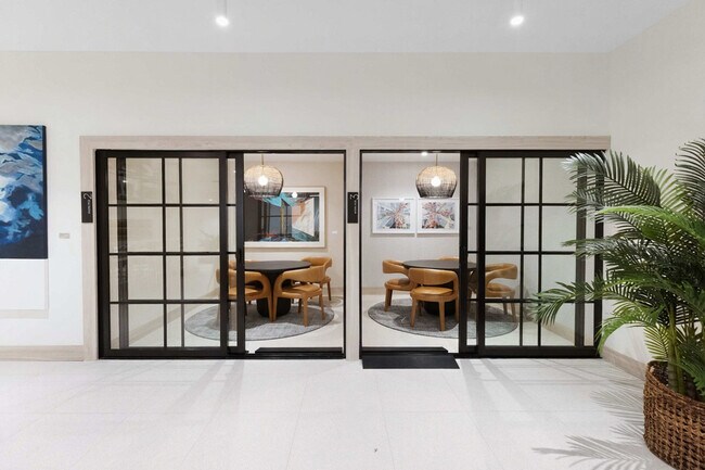 Building Photo - 225 N Miami Ave