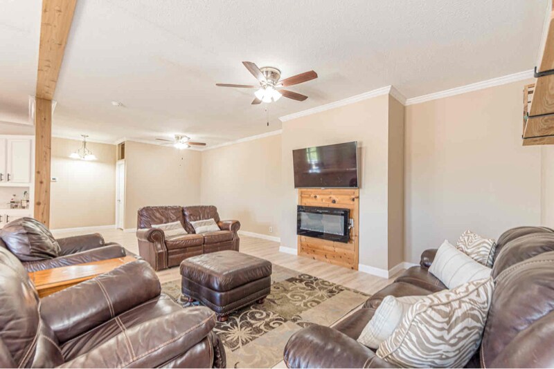 Building Photo - 308 Castin Ln