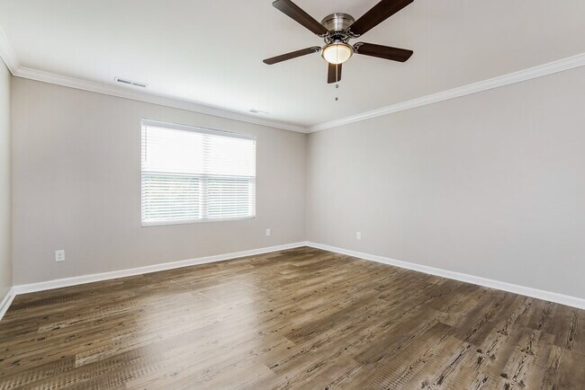 Building Photo - 5260 Calhoun Pl