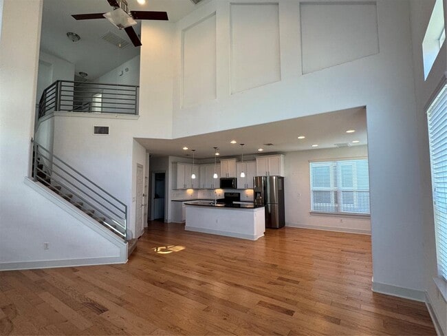 Building Photo - 1413 Casa Dr