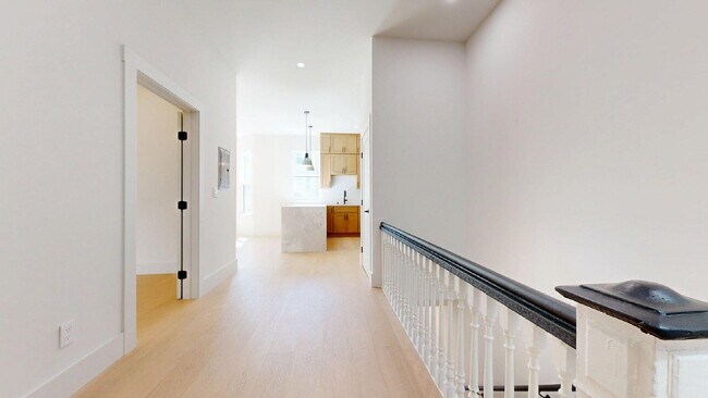 Building Photo - Modern, Convenient, Bright, Renovated 3BR/1BA Top Floor Flat with Dishwasher & In Unit Laundry