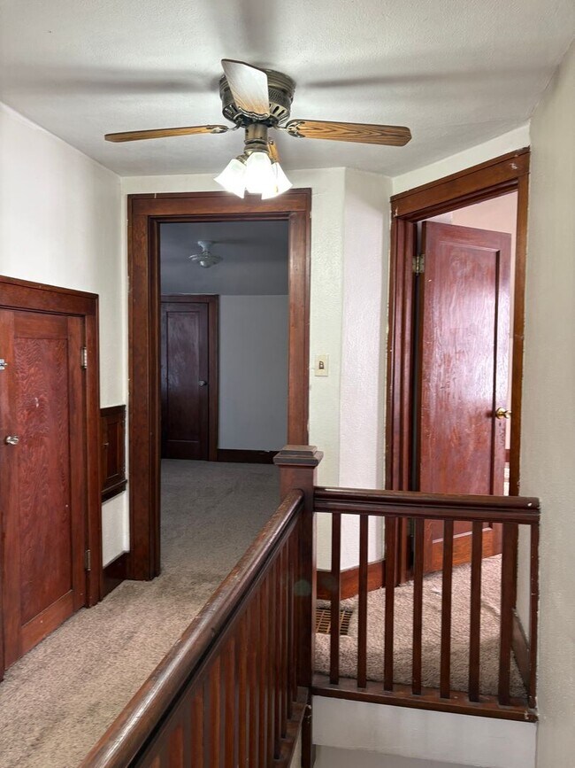 Building Photo - House- NW