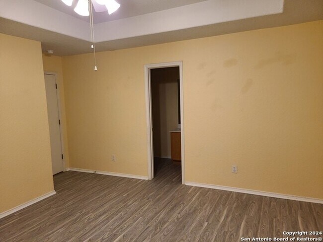 Building Photo - 8911 Laguna Rio