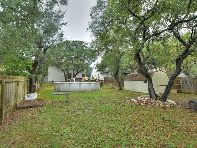 Building Photo - BEAUTIFUL 4 BEDROOM / 2.5 BATH HOME IN MAPLE RUN - FURNISHED