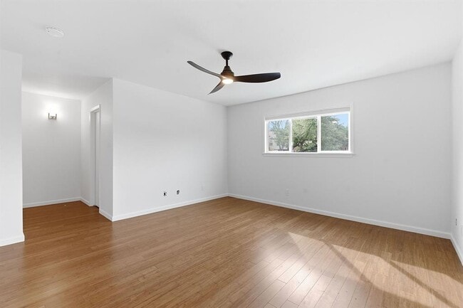 Building Photo - 6631 Valleyside Rd