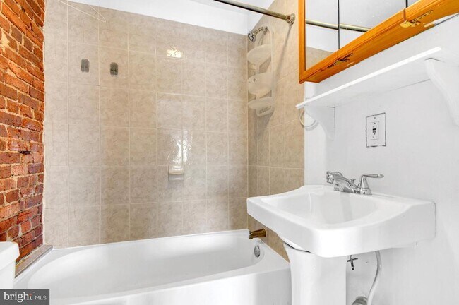 Building Photo - 1852 5th St NW