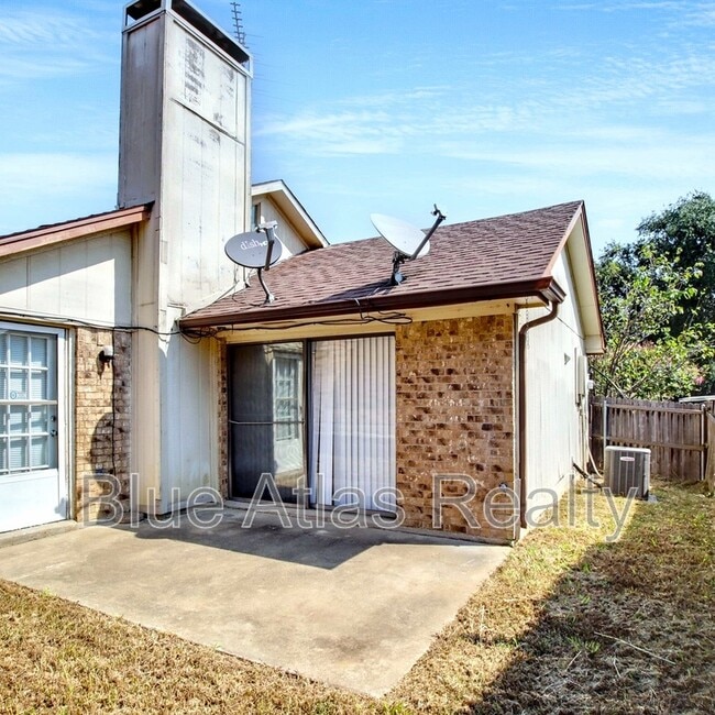 Building Photo - 712 Via Miramonte