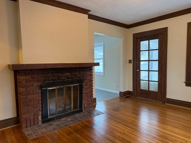 Building Photo - BEAUTIFUL SINGLE FAMILY MOVE-IN READY!!!