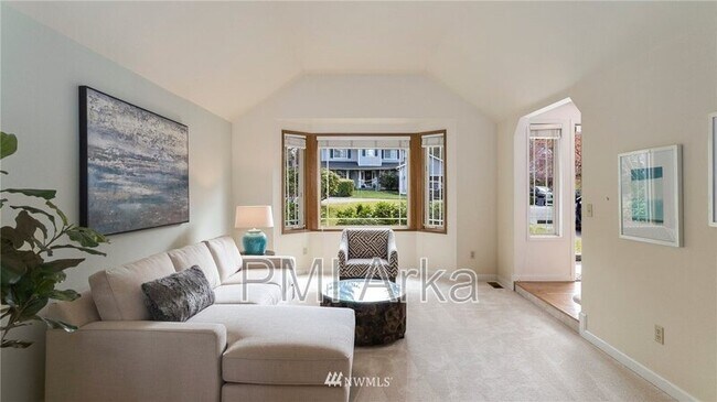 Building Photo - 23960 SE 42nd Pl