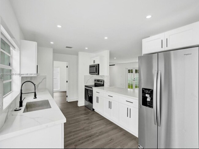 Building Photo - 11550 SW 80th Terrace