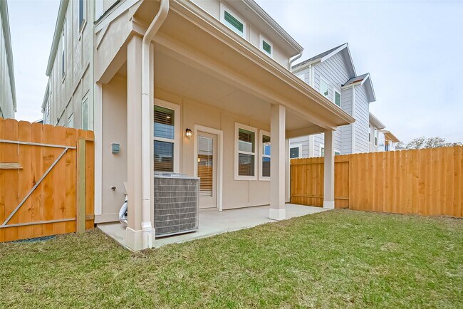 Building Photo - 1521 Beach Oak Dr