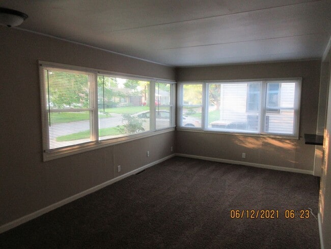 Building Photo - 2731 Stanford Ave