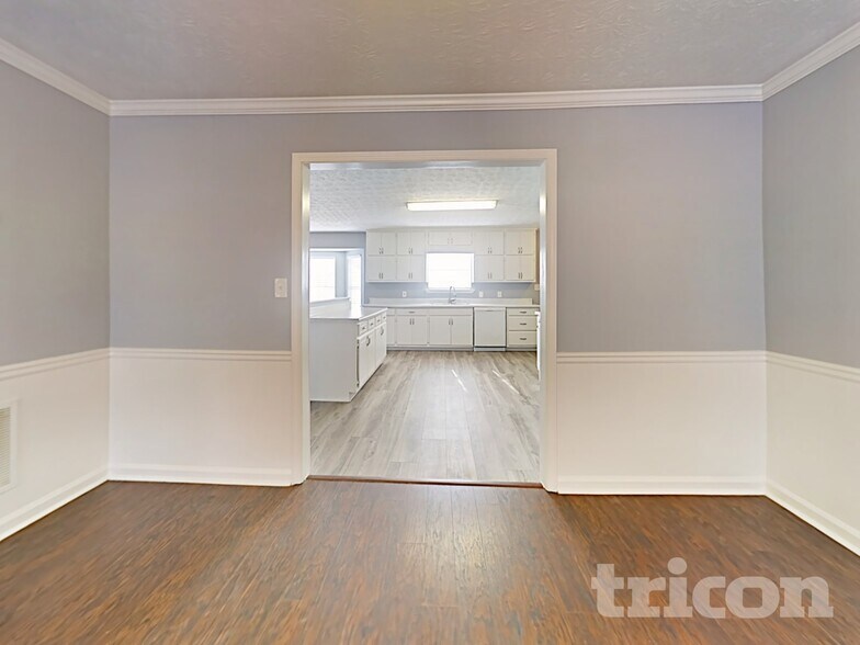 Building Photo - 418 Acres Ct