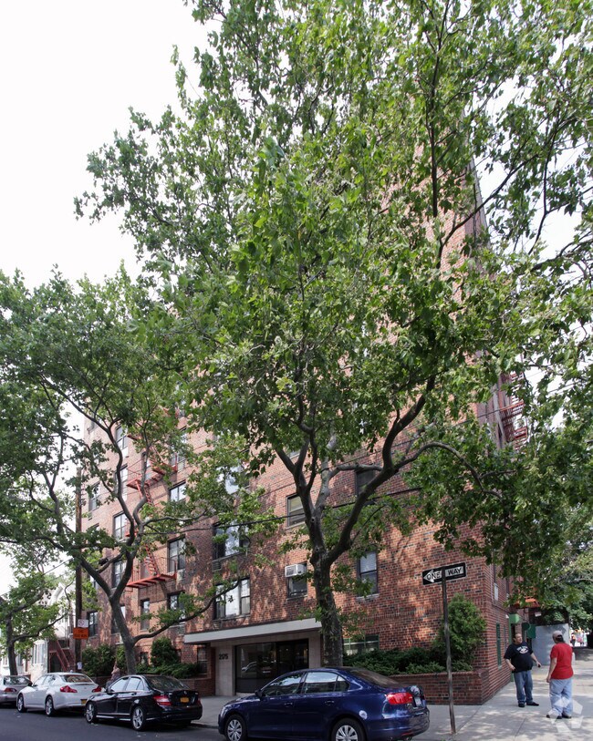 Building Photo - The Brite