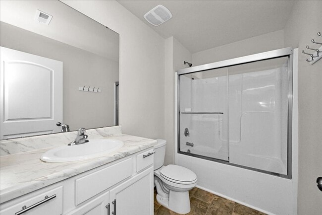 Building Photo - 4 Bedroom, 2 Bath