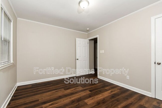 Building Photo - 415 Hobson St