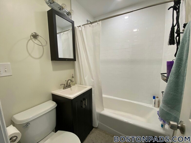 Building Photo - 1283 Commonwealth Ave