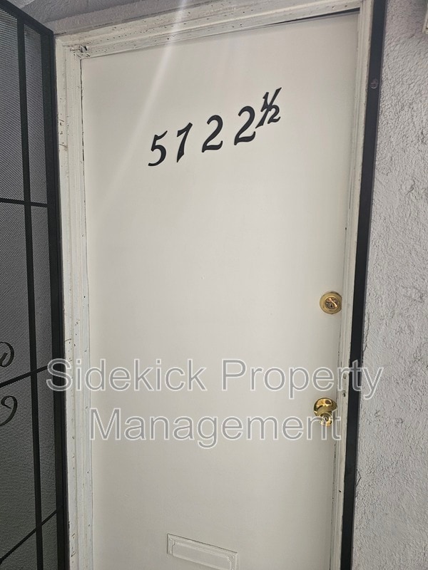 Building Photo - 5722 E Beverly Blvd